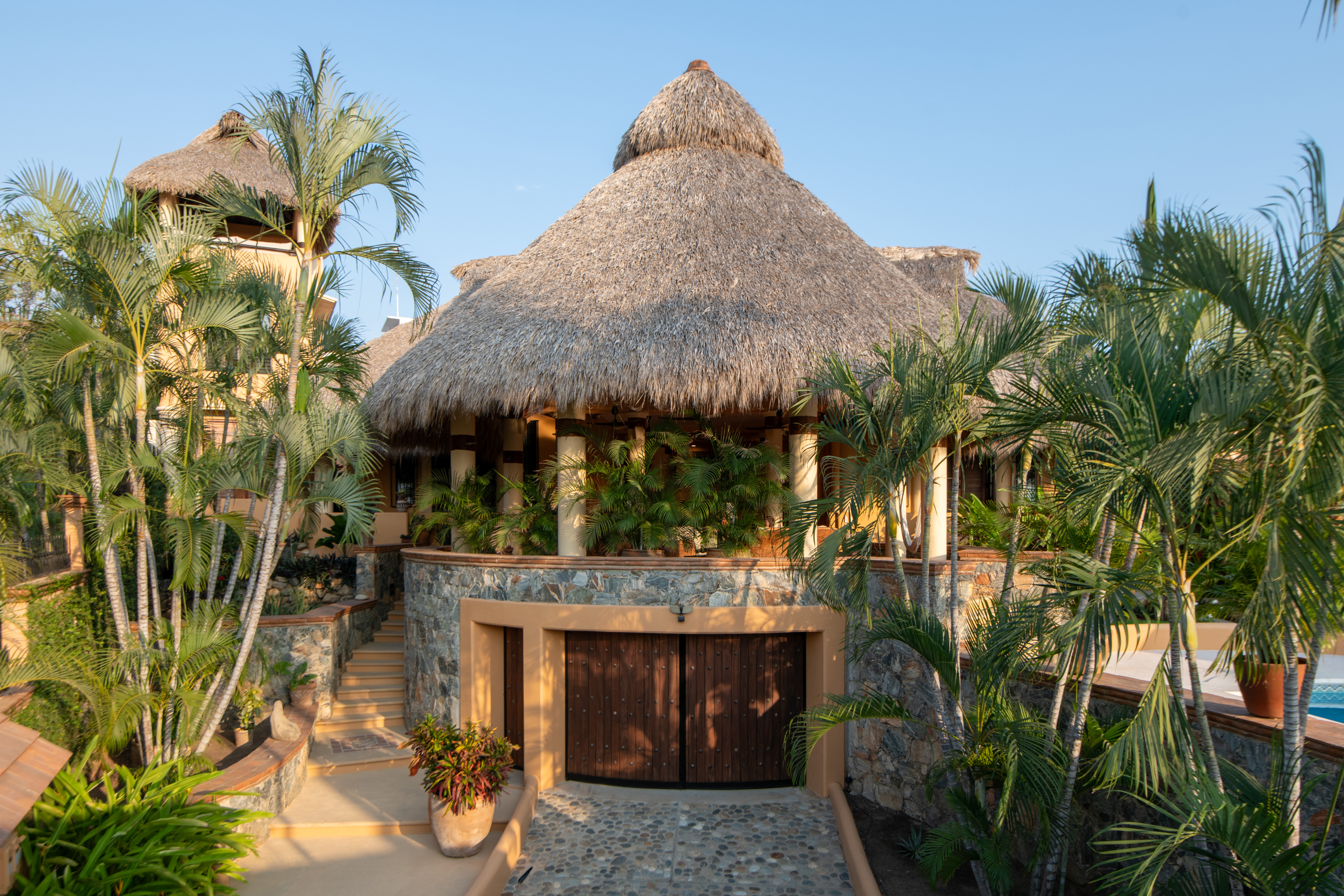 Spacious 4-Bedroom Villa with Pool & Ocean Views in La Punta