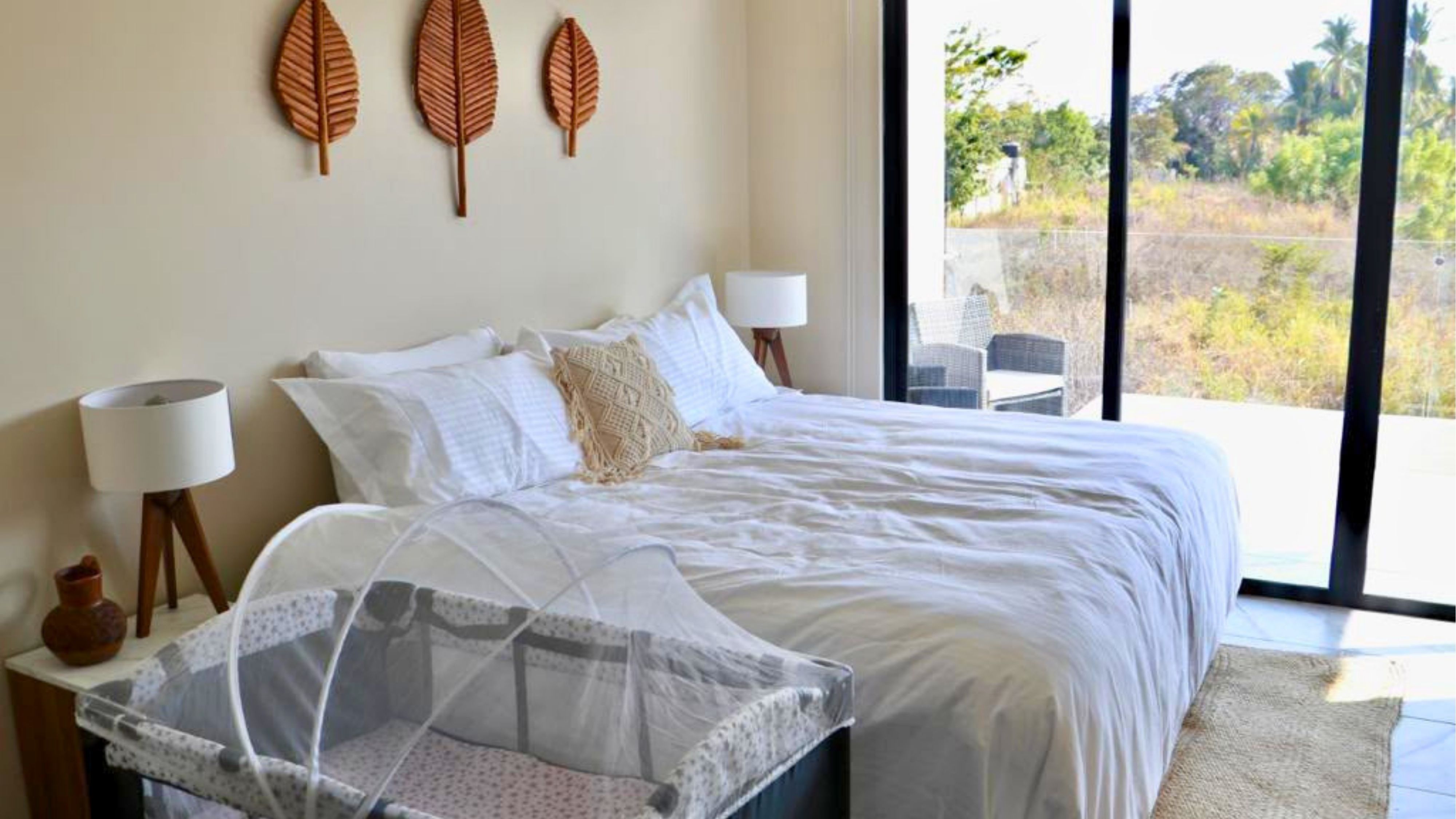Modern house with private pool - 10 minutes walk from the beach