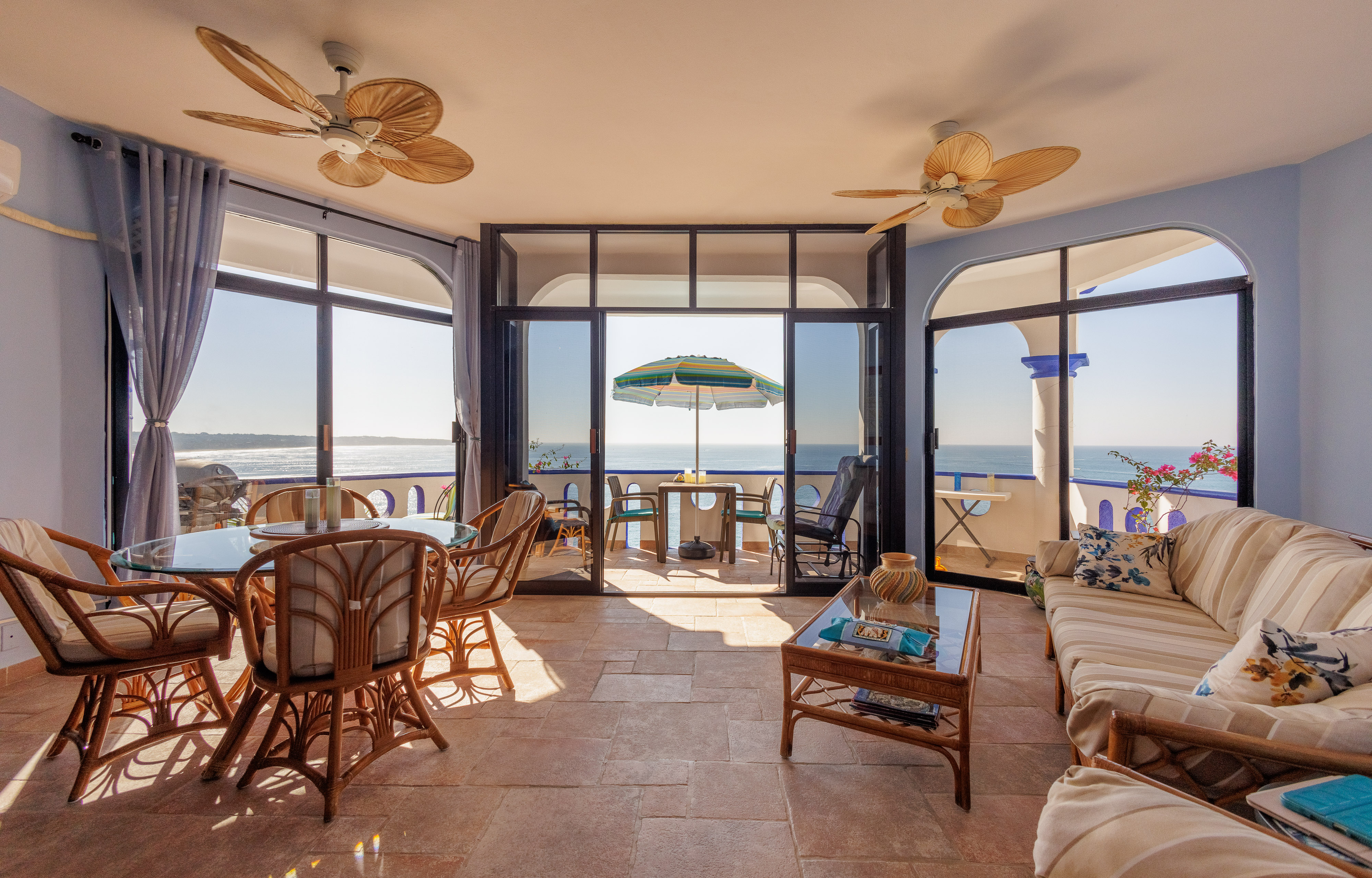 Condo Eglatina | Spectacular panoramic ocean view condo